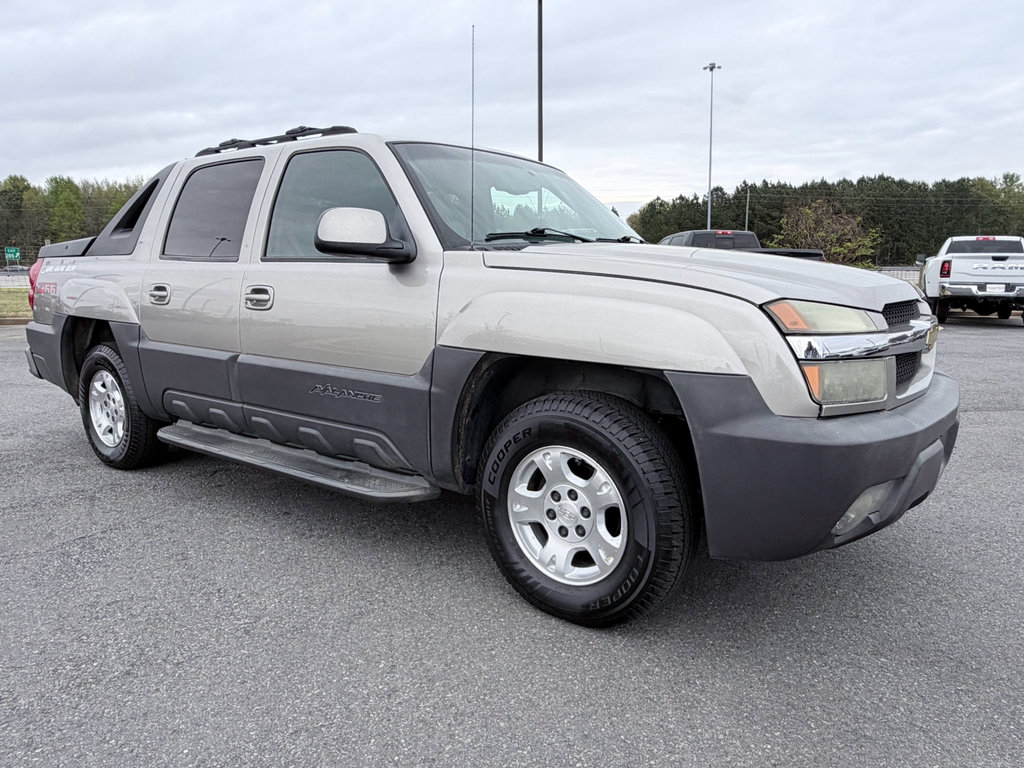 Used 2003 Chevrolet Avalanche 2WD image 2