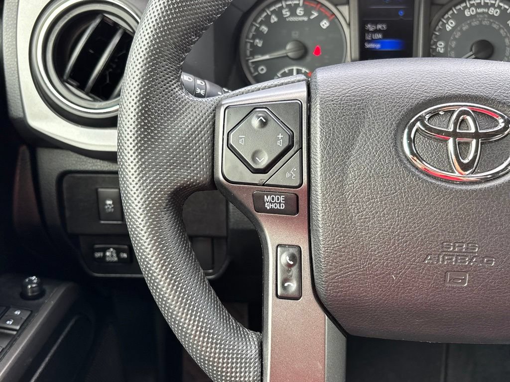 Used 2021 Toyota Tacoma TRD Off-Road AWD/4WD image 16