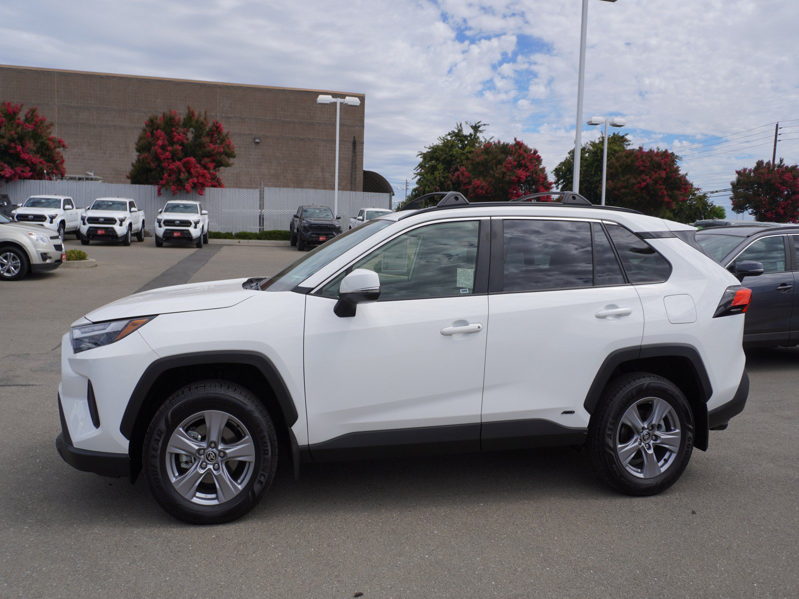 Used 2025 Toyota RAV4 XLE w/ Convenience Package AWD/4WD image 6
