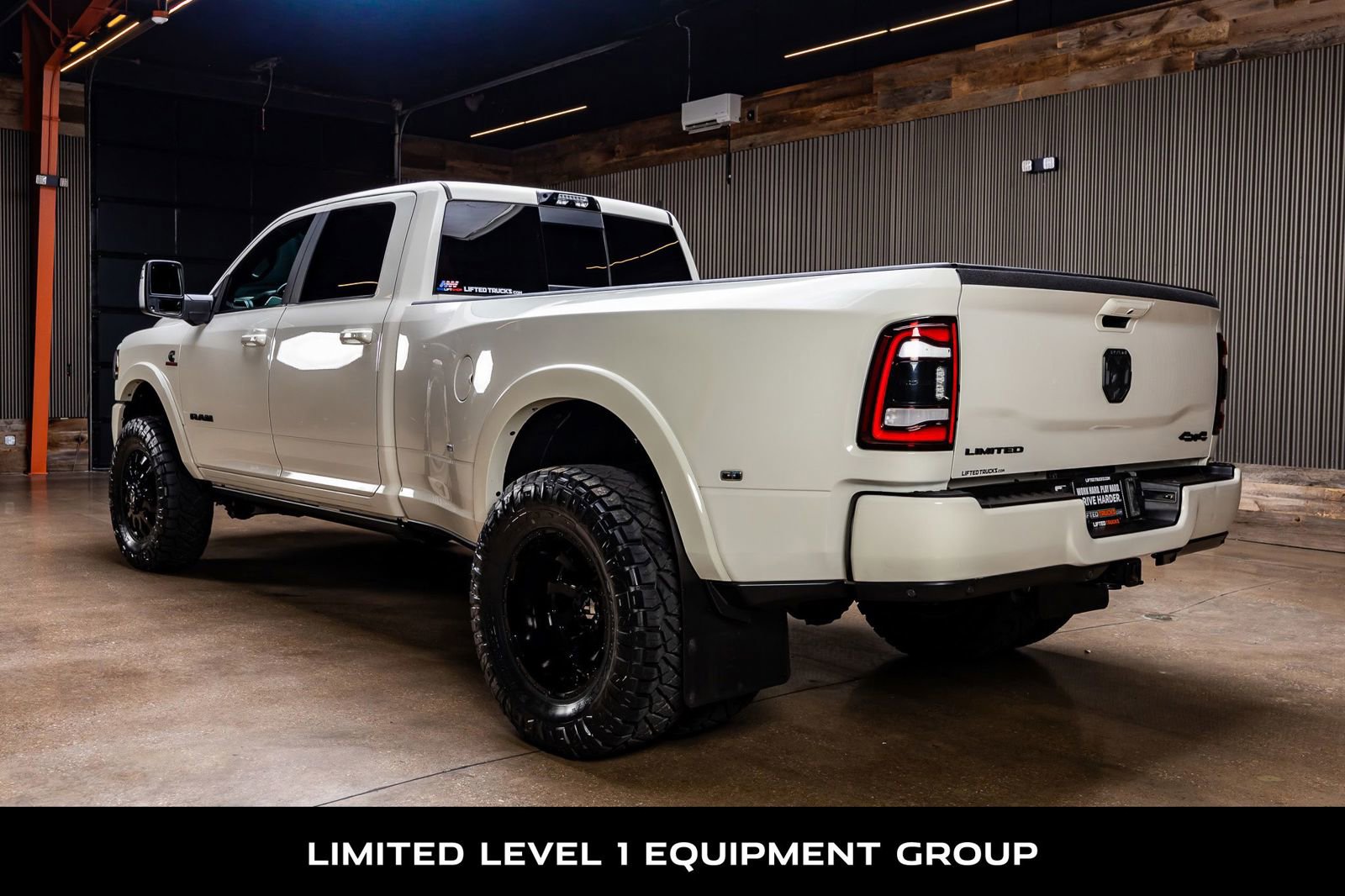 Used 2024 RAM 3500 Limited w/ Night Edition AWD/4WD image 7