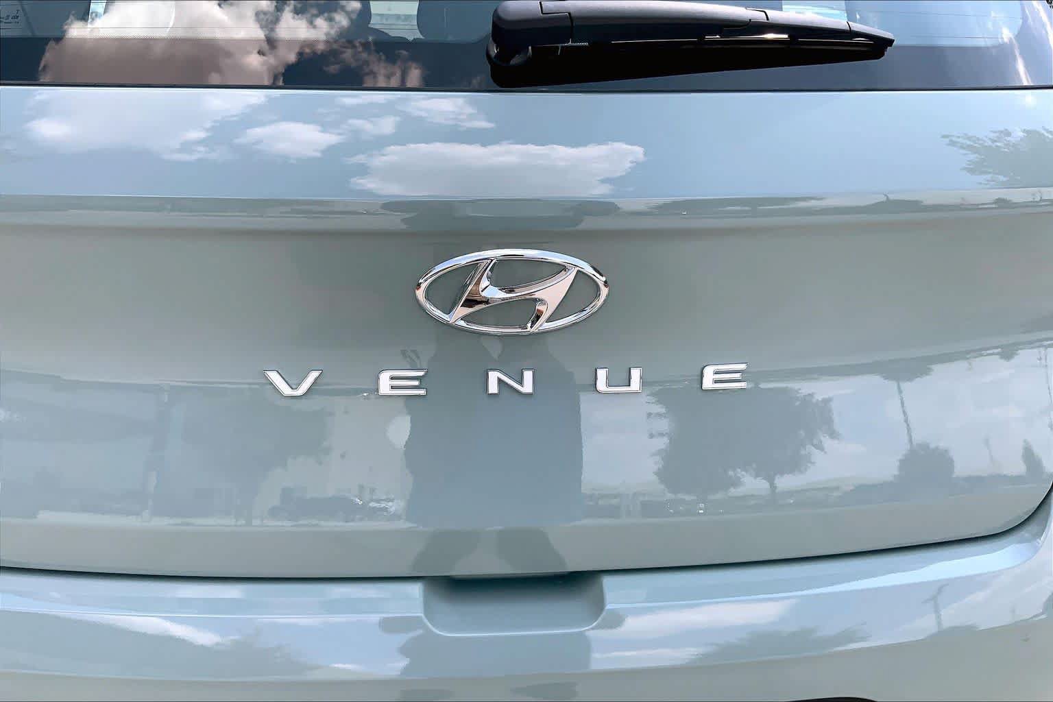 New 2026 Hyundai Venue SEL FWD image 15