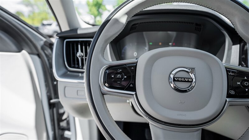 Used 2023 Volvo XC60 B5 Core AWD/4WD image 29