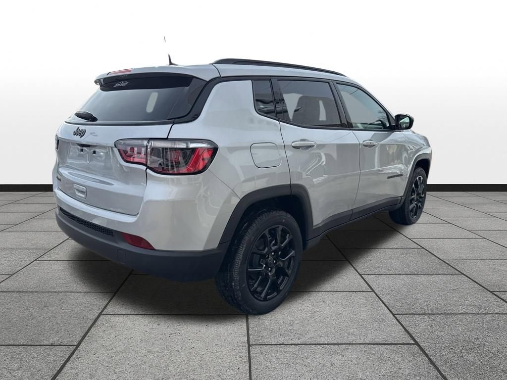 New 2026 Jeep Compass Latitude AWD/4WD image 5