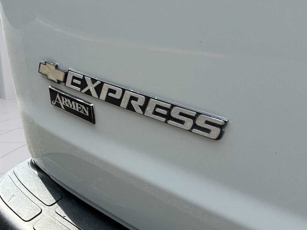 Used 2020 Chevrolet Express 2500 Extended w/ Communications Package RWD image 15