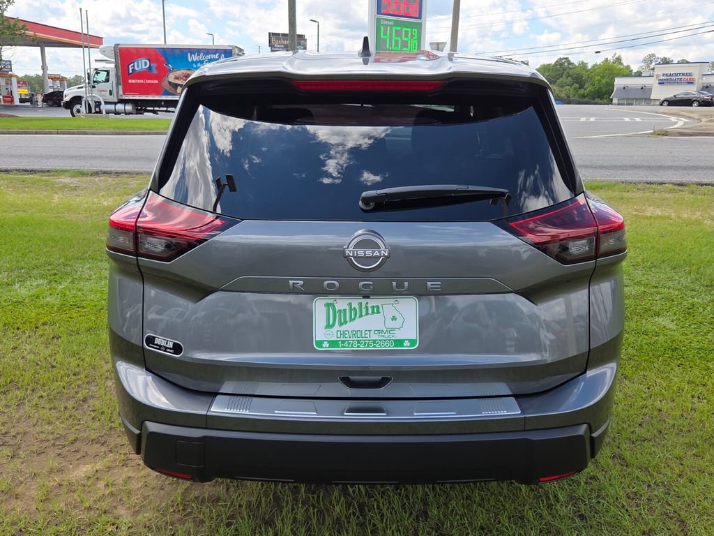 New 2026 Nissan Rogue SV FWD image 9