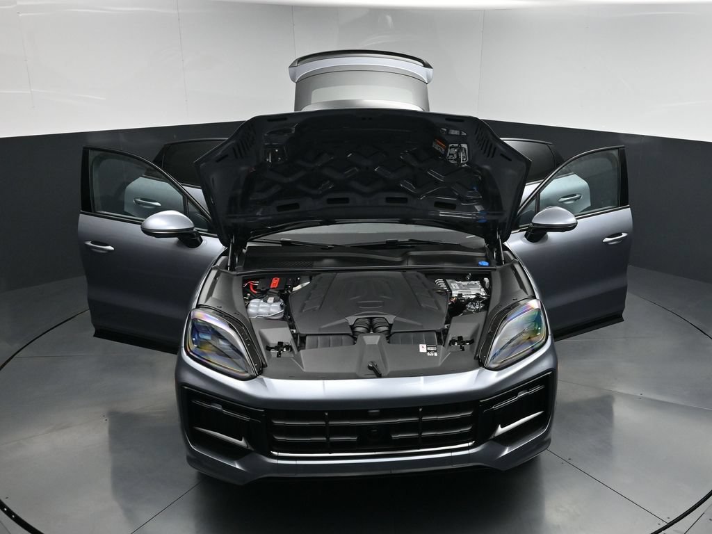 New 2026 Porsche Cayenne GTS AWD/4WD image 30