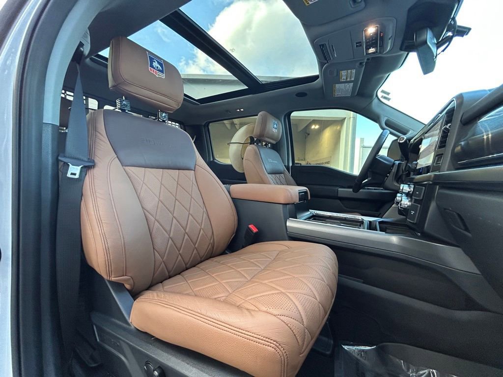Used 2025 Ford F250 Lariat w/ Lariat Ultimate Package image 34