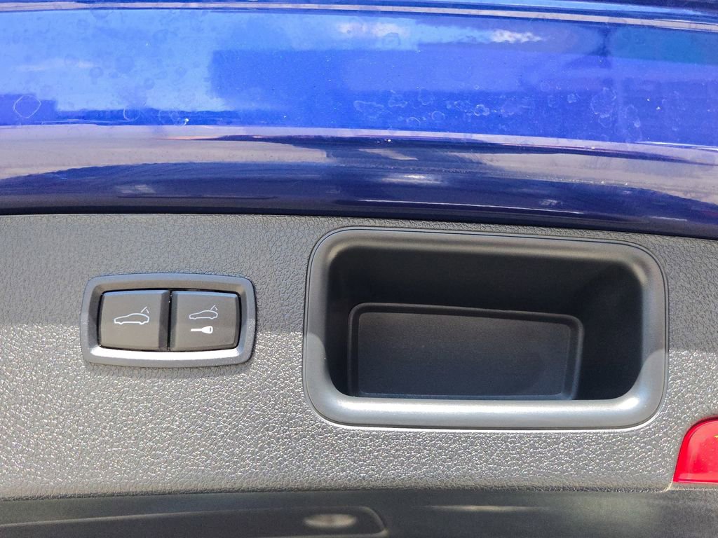 Used 2023 Porsche Macan S AWD/4WD image 16