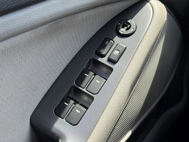 Used 2015 Kia Optima LX w/ LX Convenience Package image 18