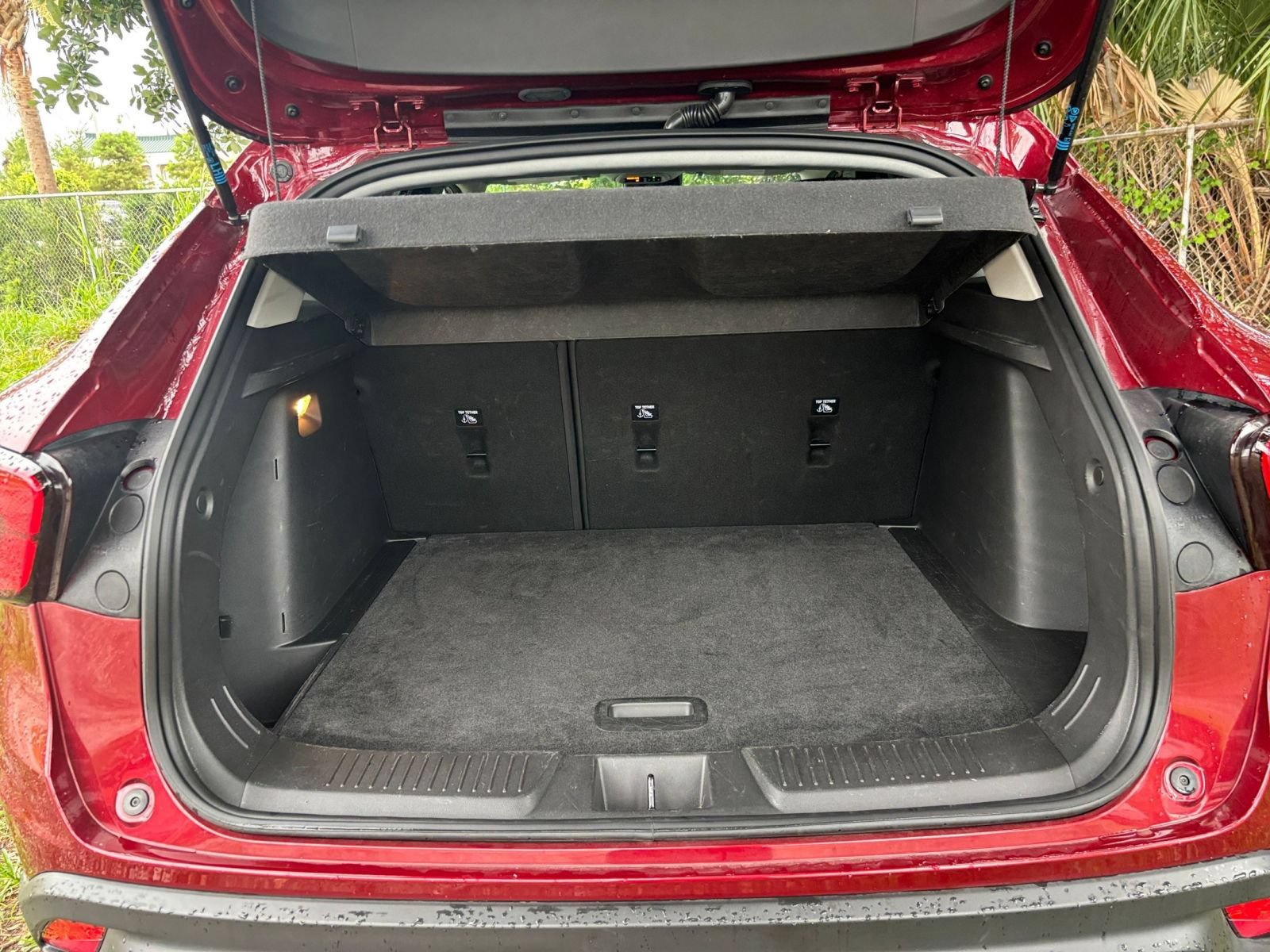 Used 2025 Chevrolet Trax LT FWD image 32