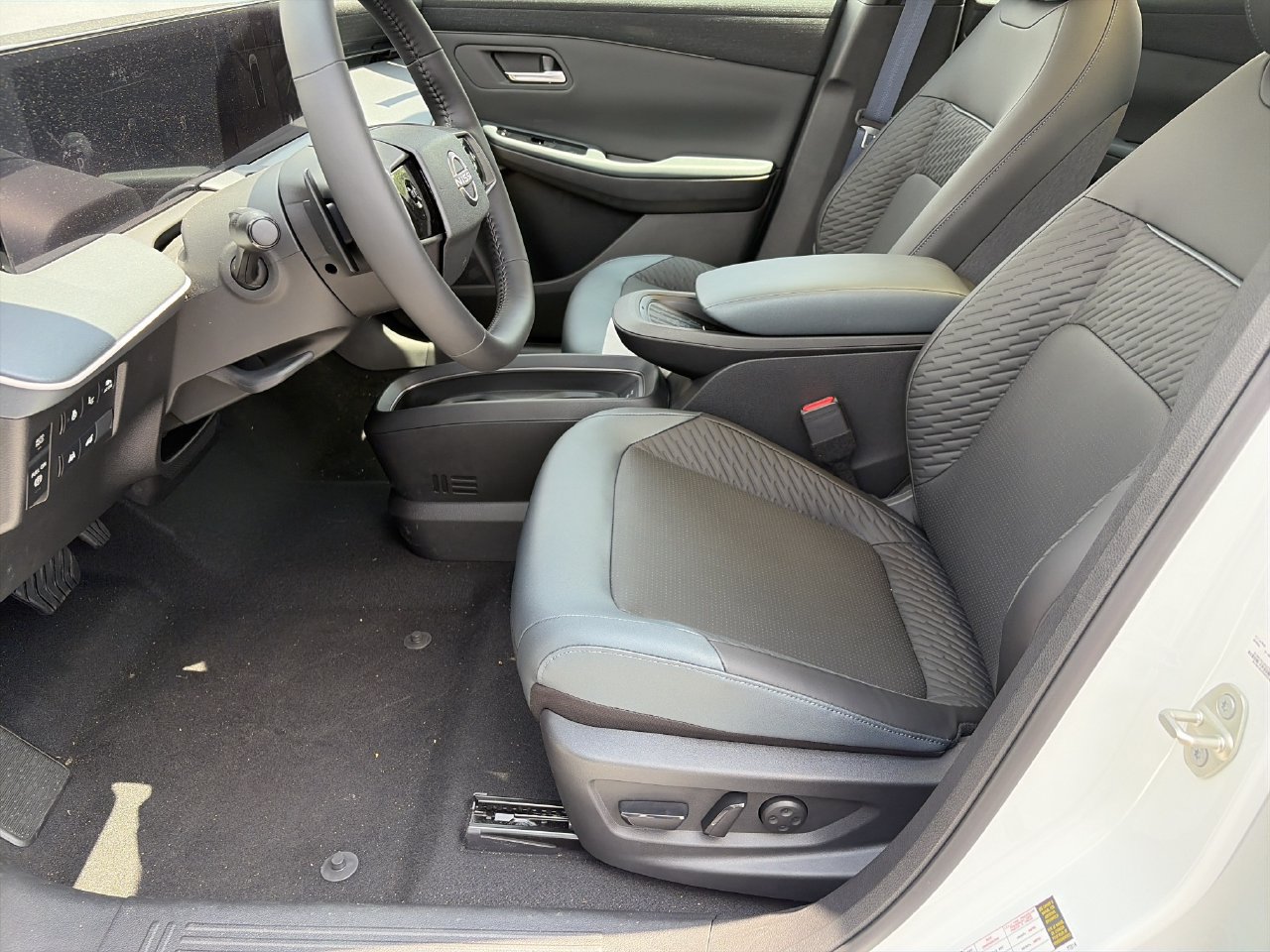New 2026 Nissan Leaf Platinum+ FWD image 21