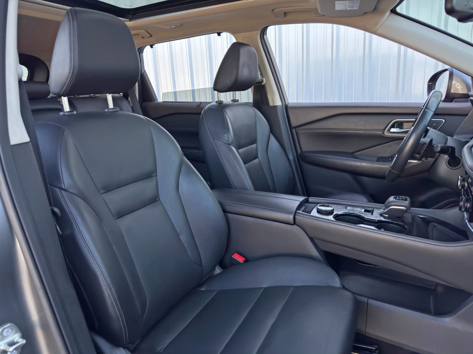 Used 2021 Nissan Rogue SL w/ Premium Package image 35