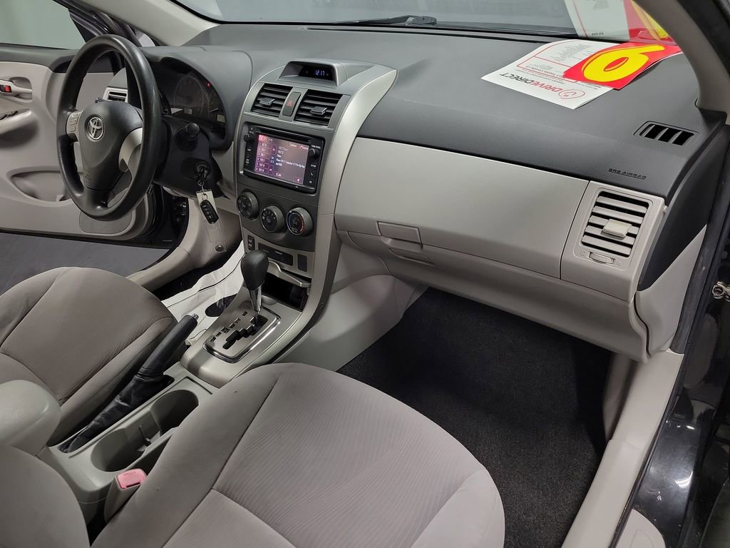 Used 2013 Toyota Corolla LE FWD image 22