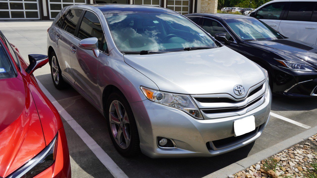 Used 2015 Toyota Venza XLE w/ XLE Premium Package FWD image 3