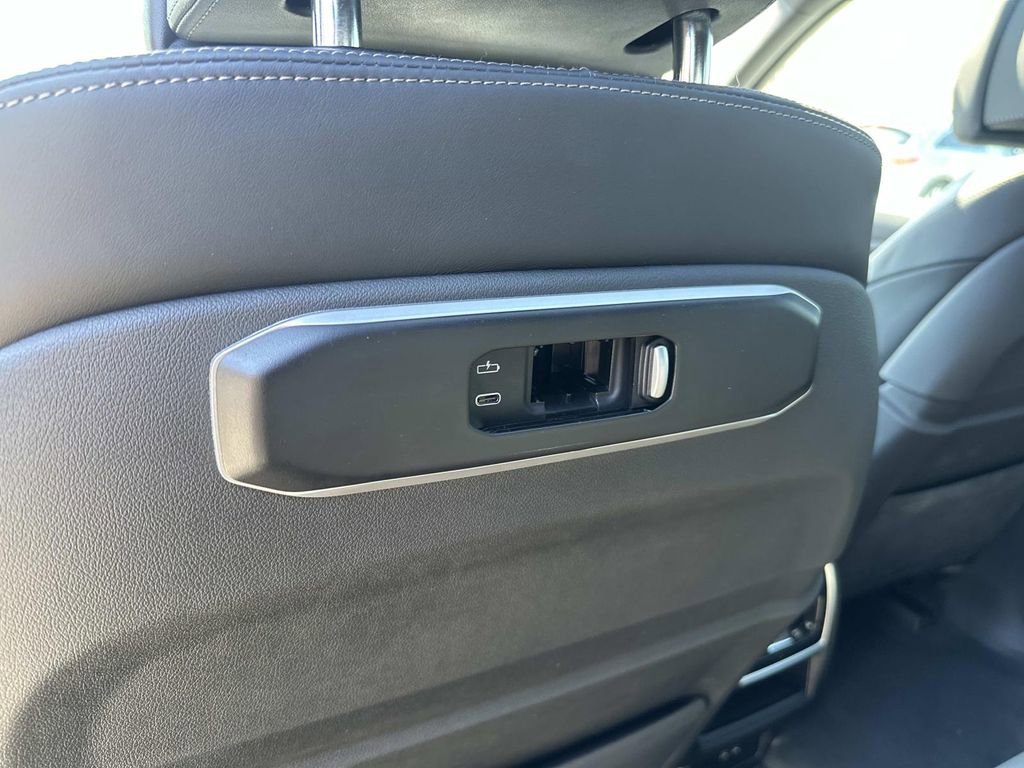 Used 2025 BMW X5 xDrive50e AWD/4WD image 31