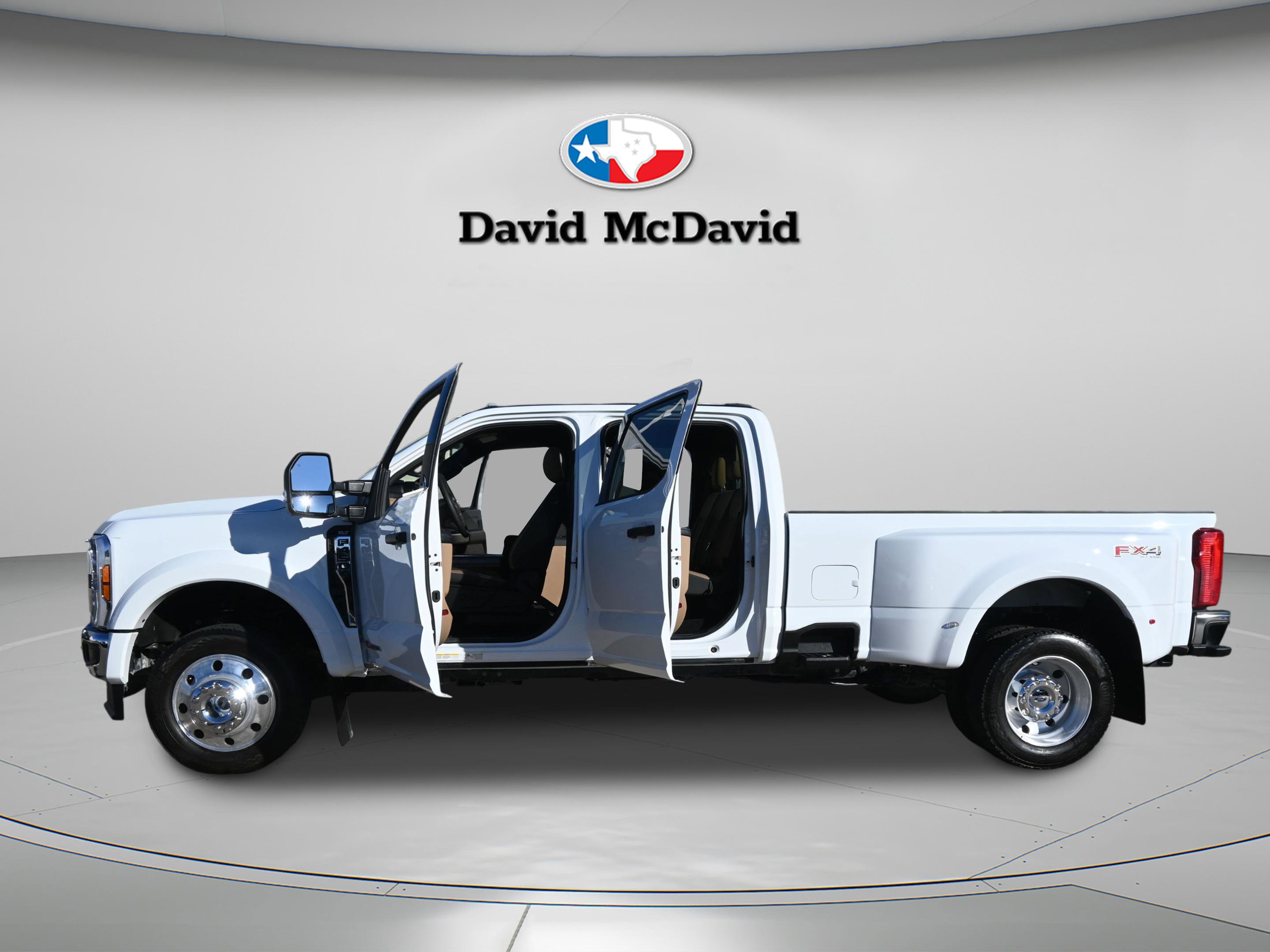 Used 2025 Ford F450 XLT w/ FX4 Off-Road Package AWD/4WD image 31