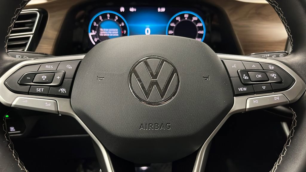 Used 2024 Volkswagen Atlas SE AWD/4WD image 15
