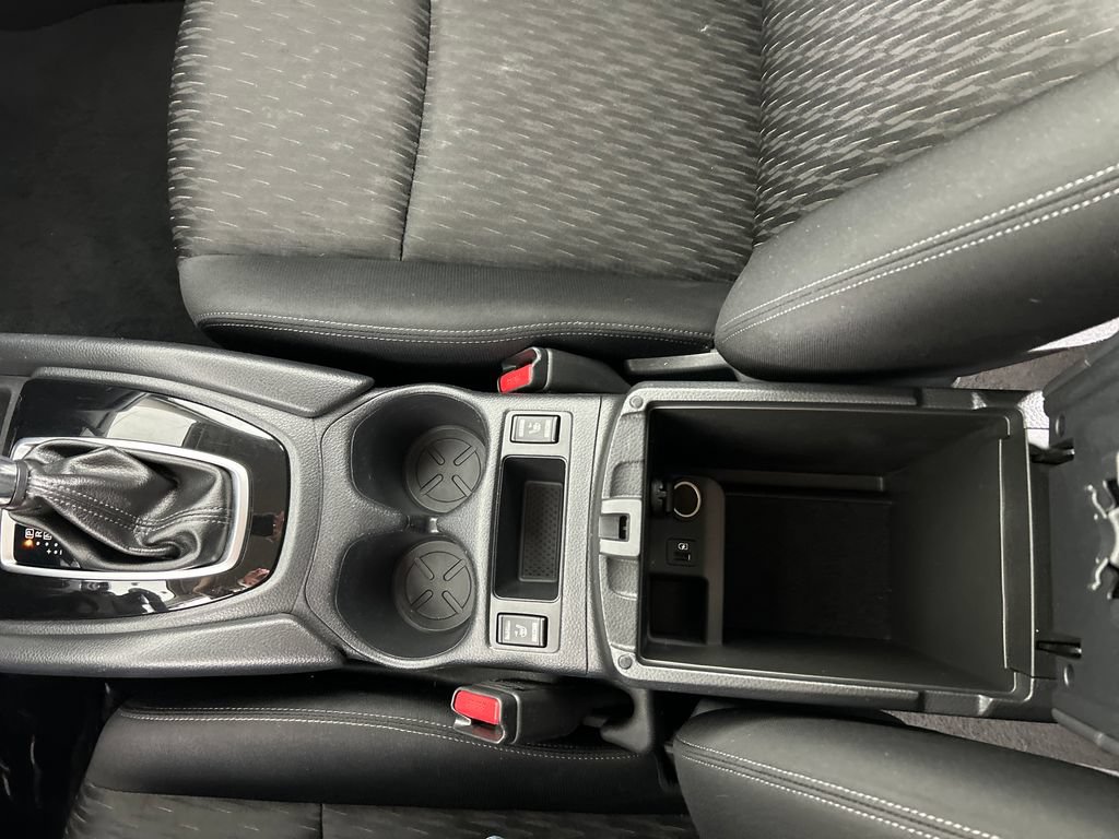 Used 2019 Nissan Rogue SV AWD/4WD image 15