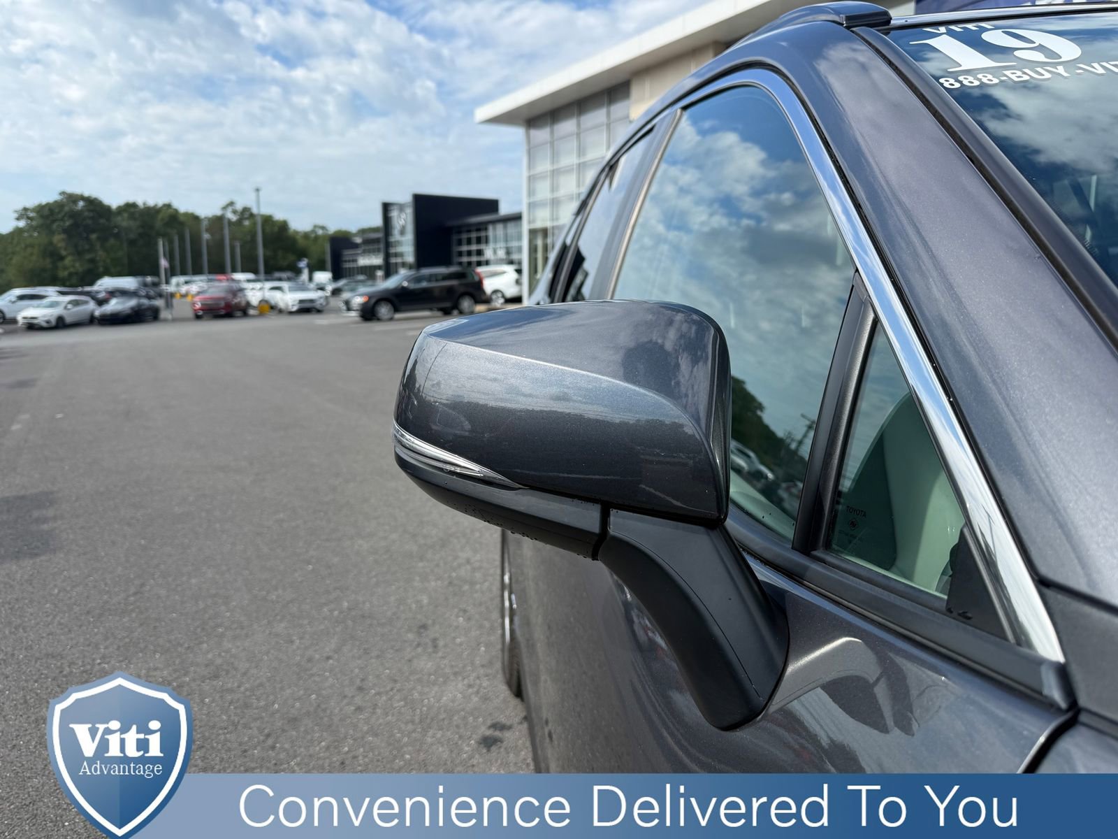 Used 2019 Toyota RAV4 Limited image 10