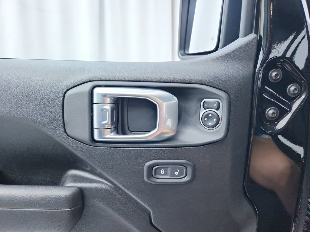 Used 2025 Jeep Gladiator Sport image 15