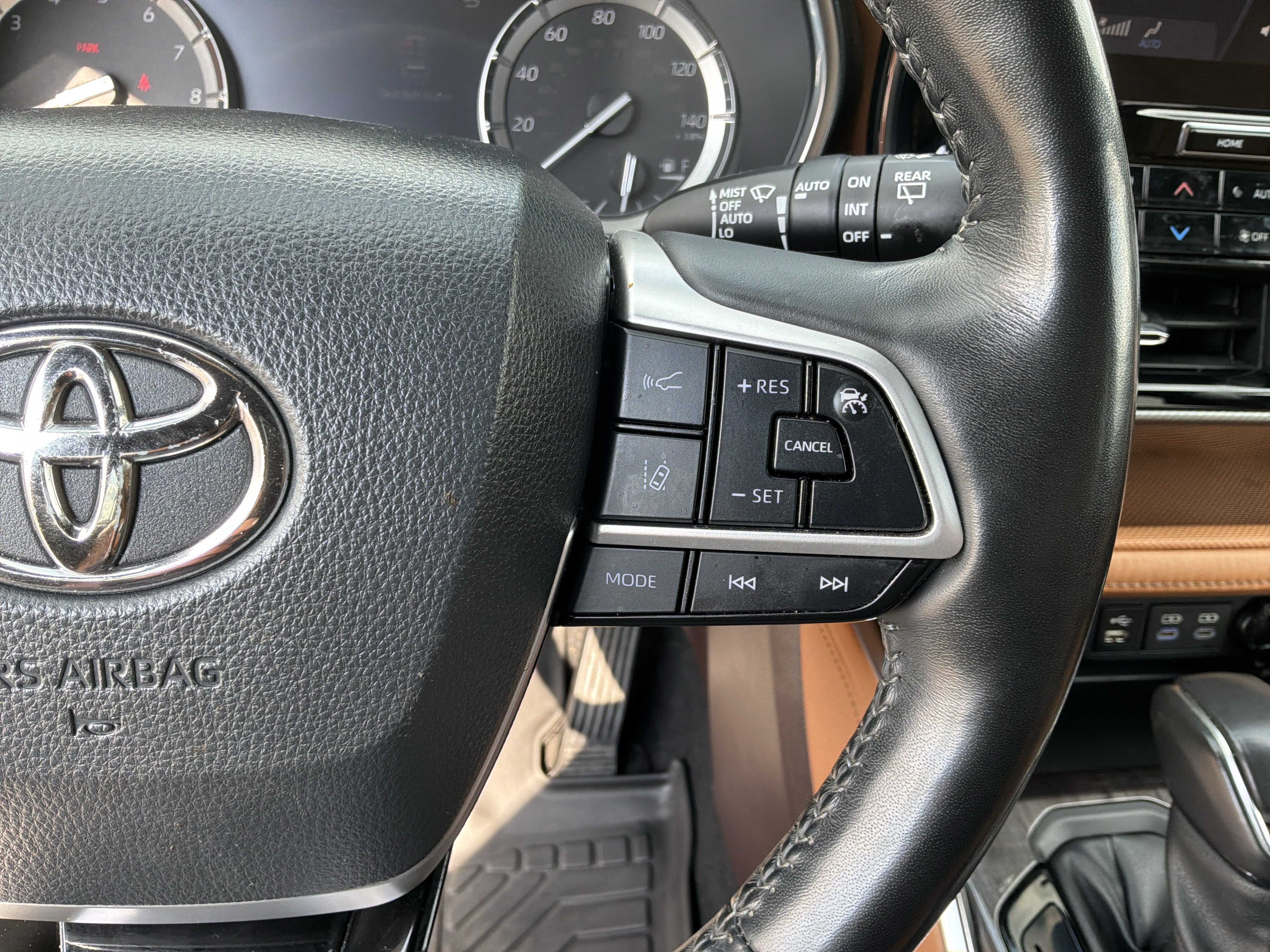 Used 2022 Toyota Highlander Platinum FWD image 20