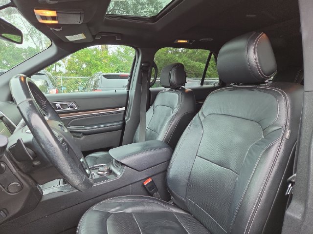 Used 2017 Ford Explorer Limited AWD/4WD image 22
