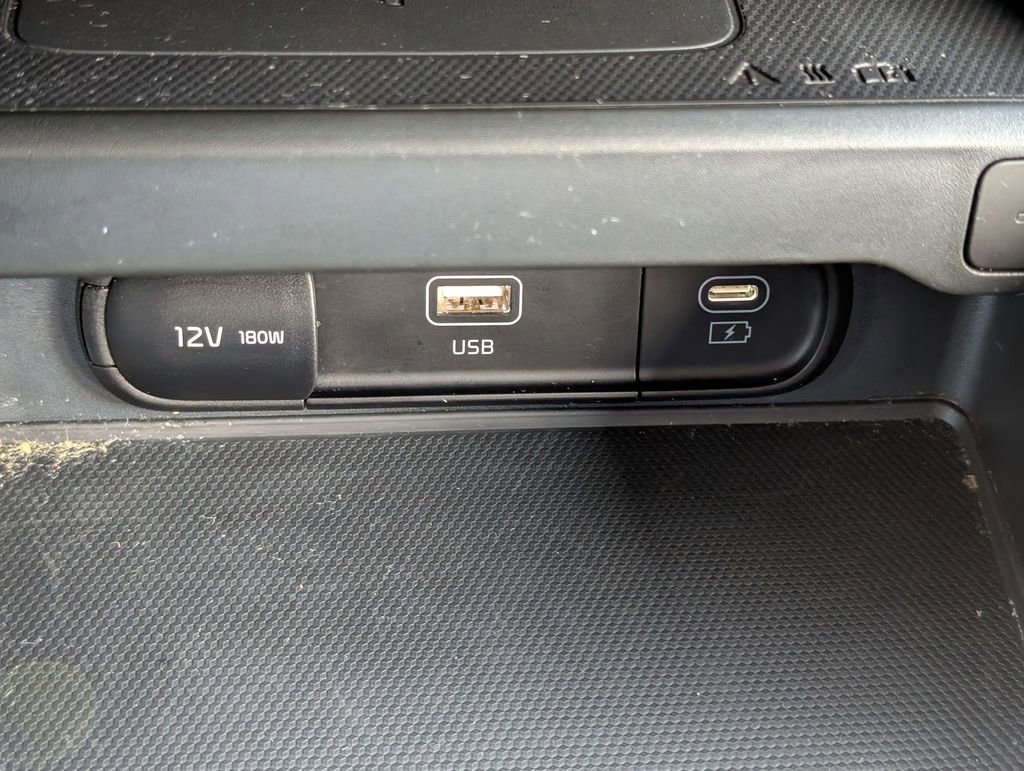 Used 2024 Kia Soul GT-Line image 31