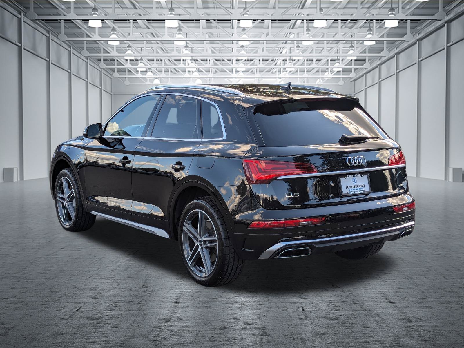 Used 2023 Audi Q5 e Premium w/ Convenience Package AWD/4WD image 3