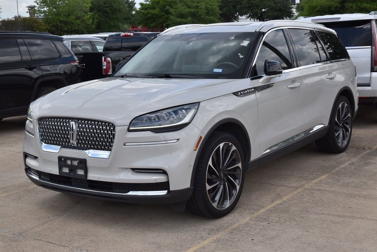 Used 2023 Lincoln Aviator Reserve w/ Equipment Group 201A AWD/4WD image 2