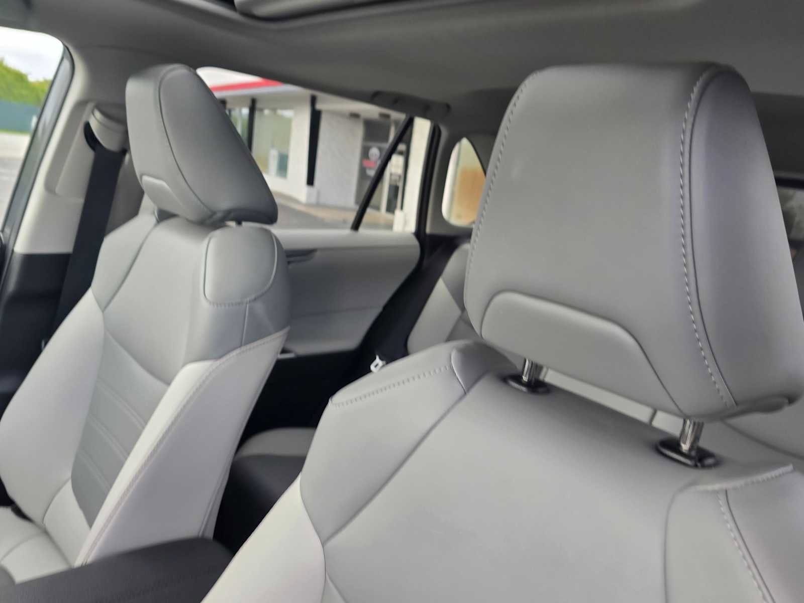 Used 2025 Toyota RAV4 XLE Premium image 24