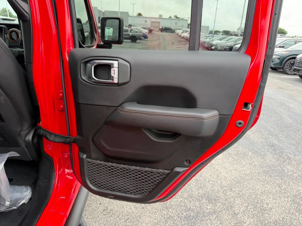 Used 2022 Jeep Gladiator Mojave w/ LED Lighting Group AWD/4WD image 18