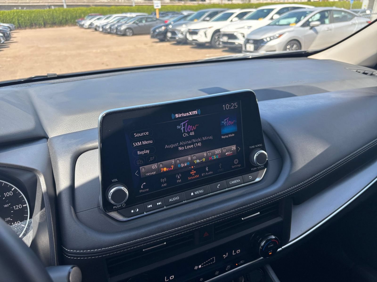 Used 2025 Nissan Rogue SV FWD image 20