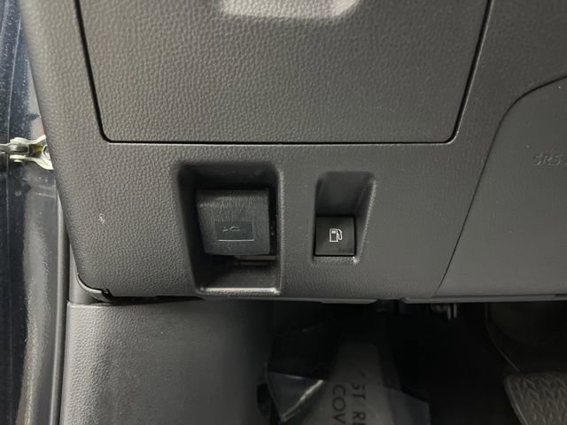 Used 2023 Toyota Highlander L image 34