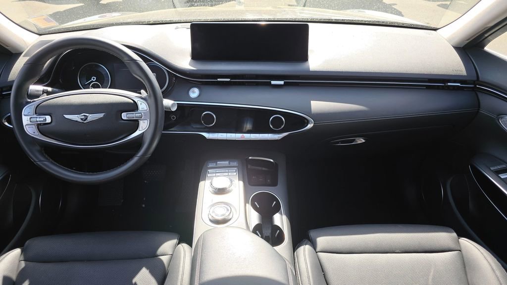 Used 2025 Genesis GV70 2.5T image 18
