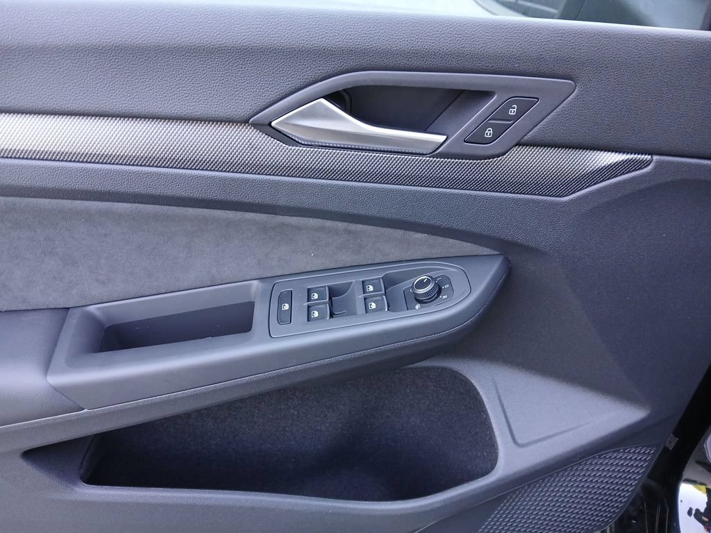 New 2026 Volkswagen GTI SE FWD image 11