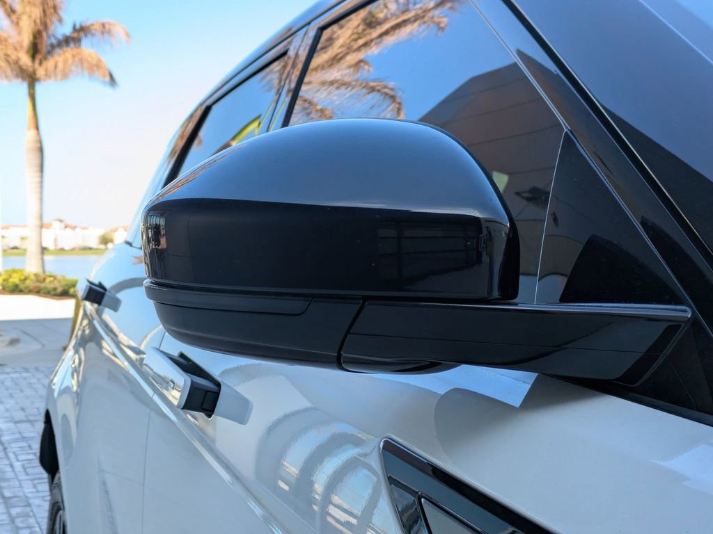 Used 2025 Land Rover Range Rover Evoque S image 13