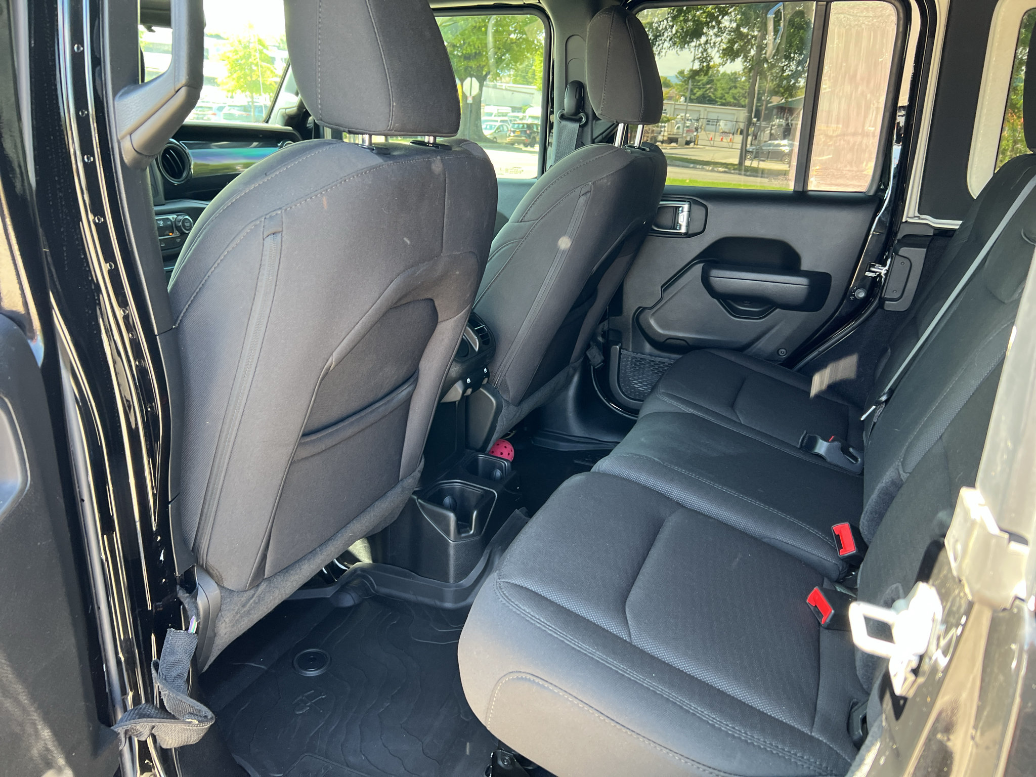 Used 2023 Jeep Wrangler Unlimited Sport AWD/4WD image 11