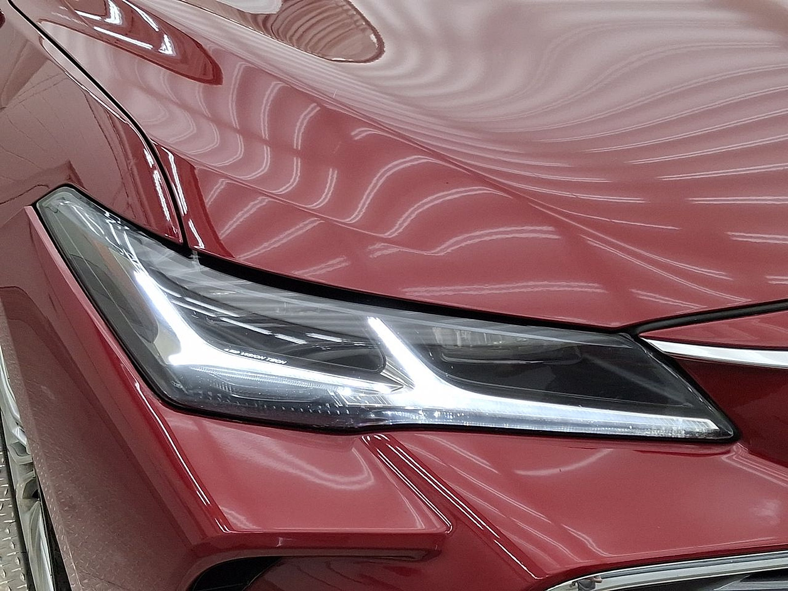 Certified 2019 Toyota Avalon Limited w/ Advanced Safety Package FWD image 32
