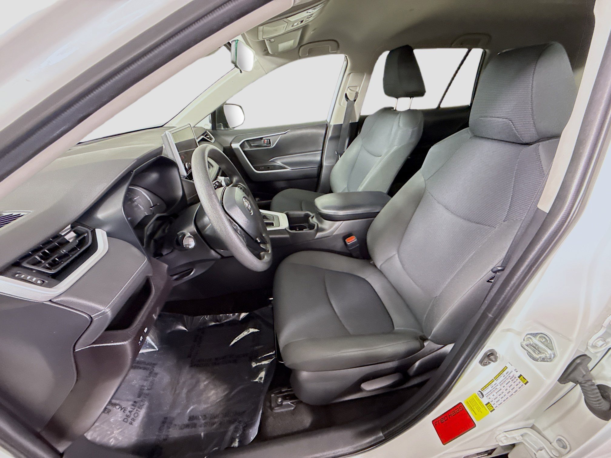 Used 2023 Toyota RAV4 LE image 21