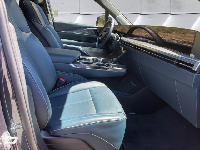 Certified 2025 Cadillac Escalade IQ Luxury 2 w/ LPO, Premium Carpet Package AWD/4WD image 13