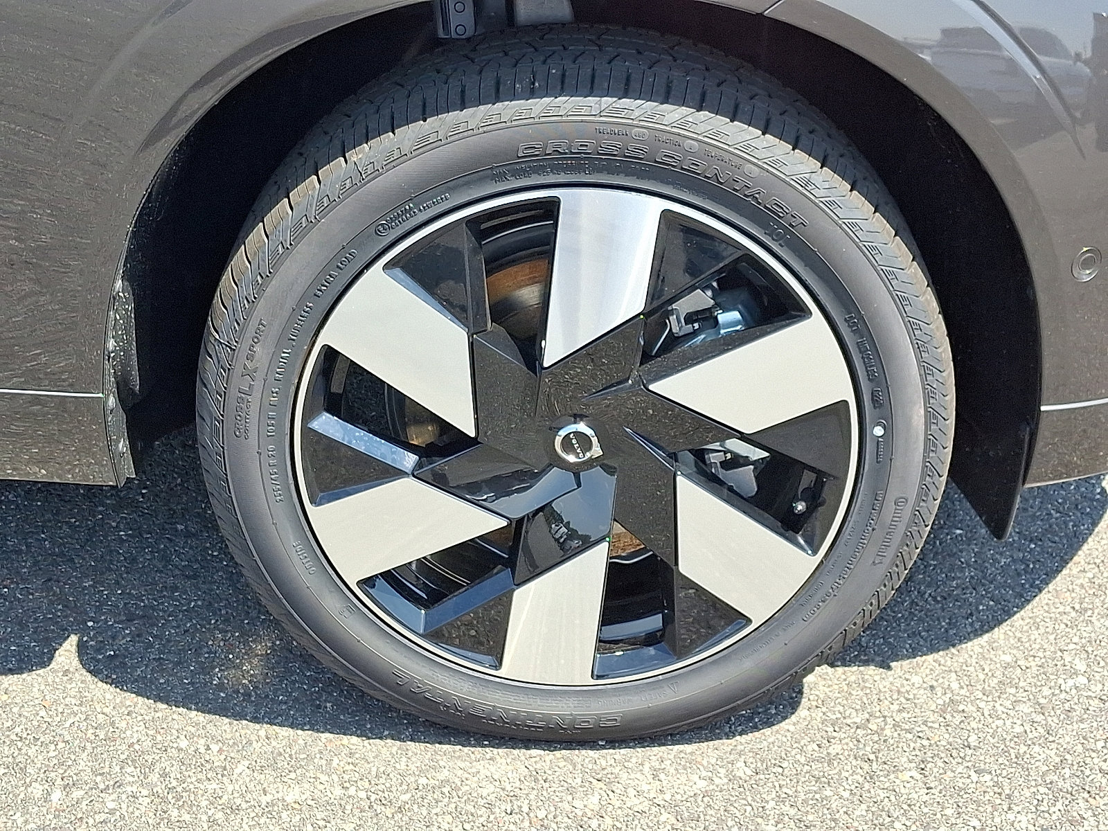 Used 2025 Volvo XC60 T8 Plus w/ Protection Package Premier image 7