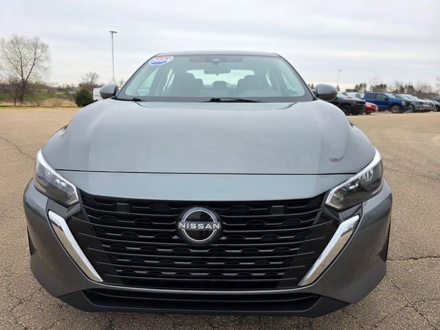 Used 2024 Nissan Sentra SV image 3