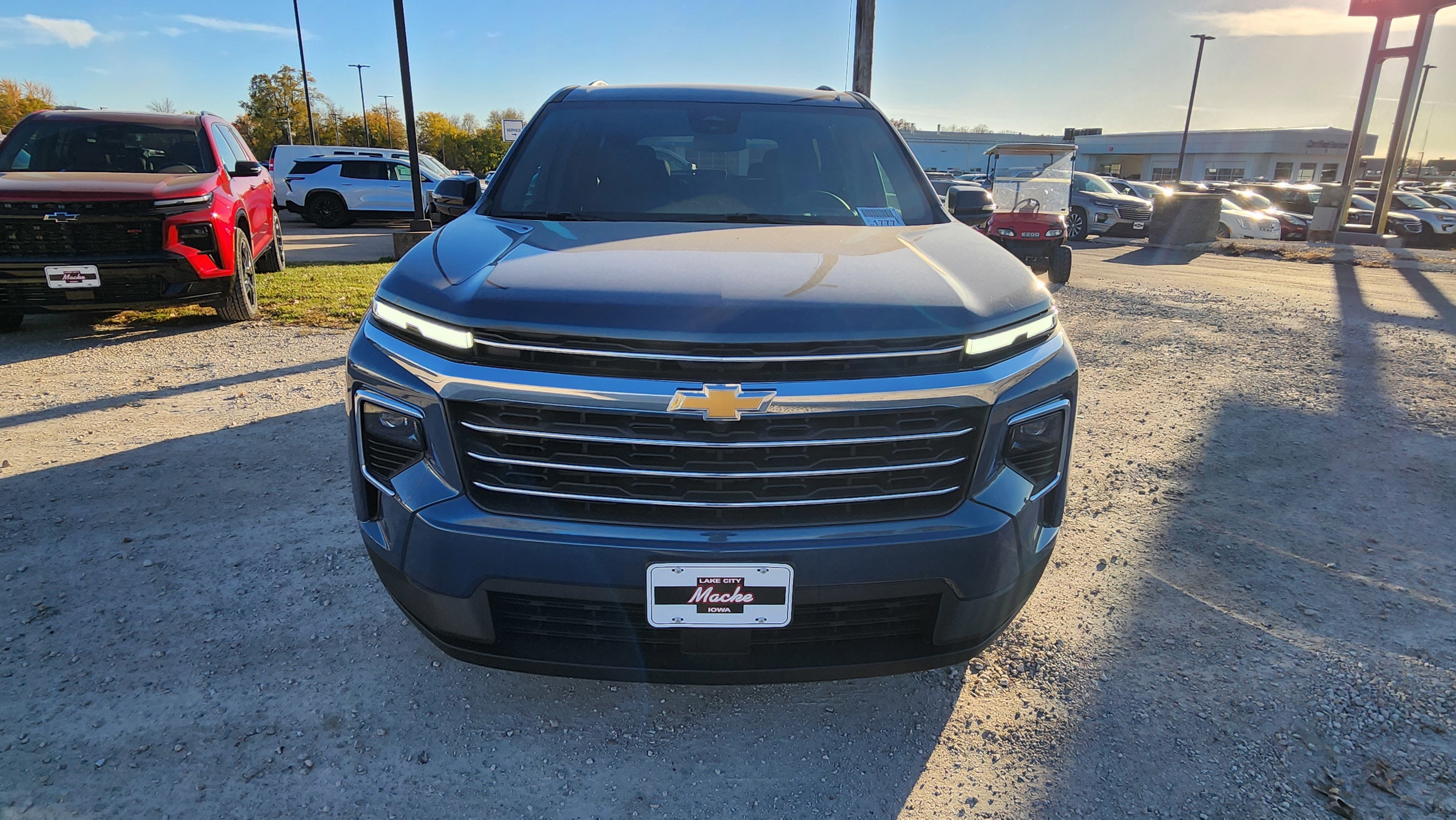 New 2026 Chevrolet Traverse LT image 2