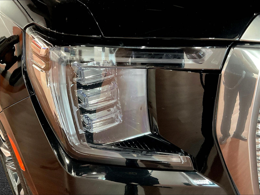 Used 2023 GMC Yukon XL Denali AWD/4WD image 32