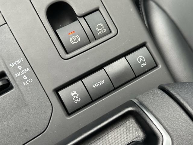 Used 2021 Toyota Highlander XSE FWD image 23