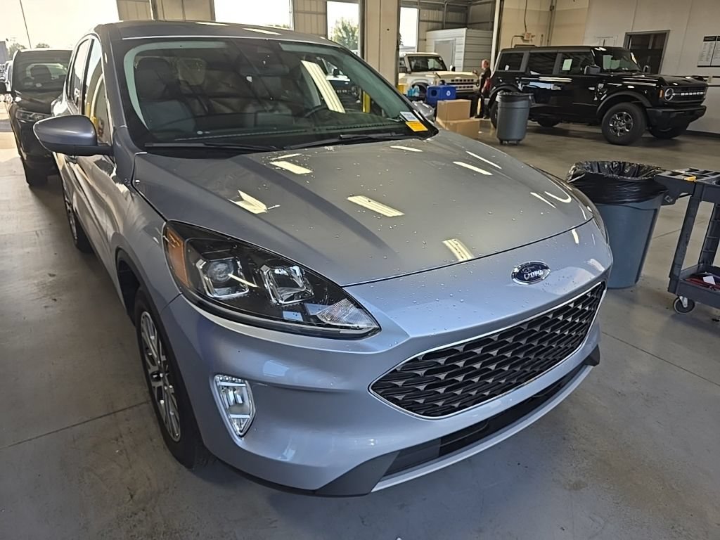 Used 2022 Ford Escape SEL w/ Class II Trailer Tow Package AWD/4WD image 1