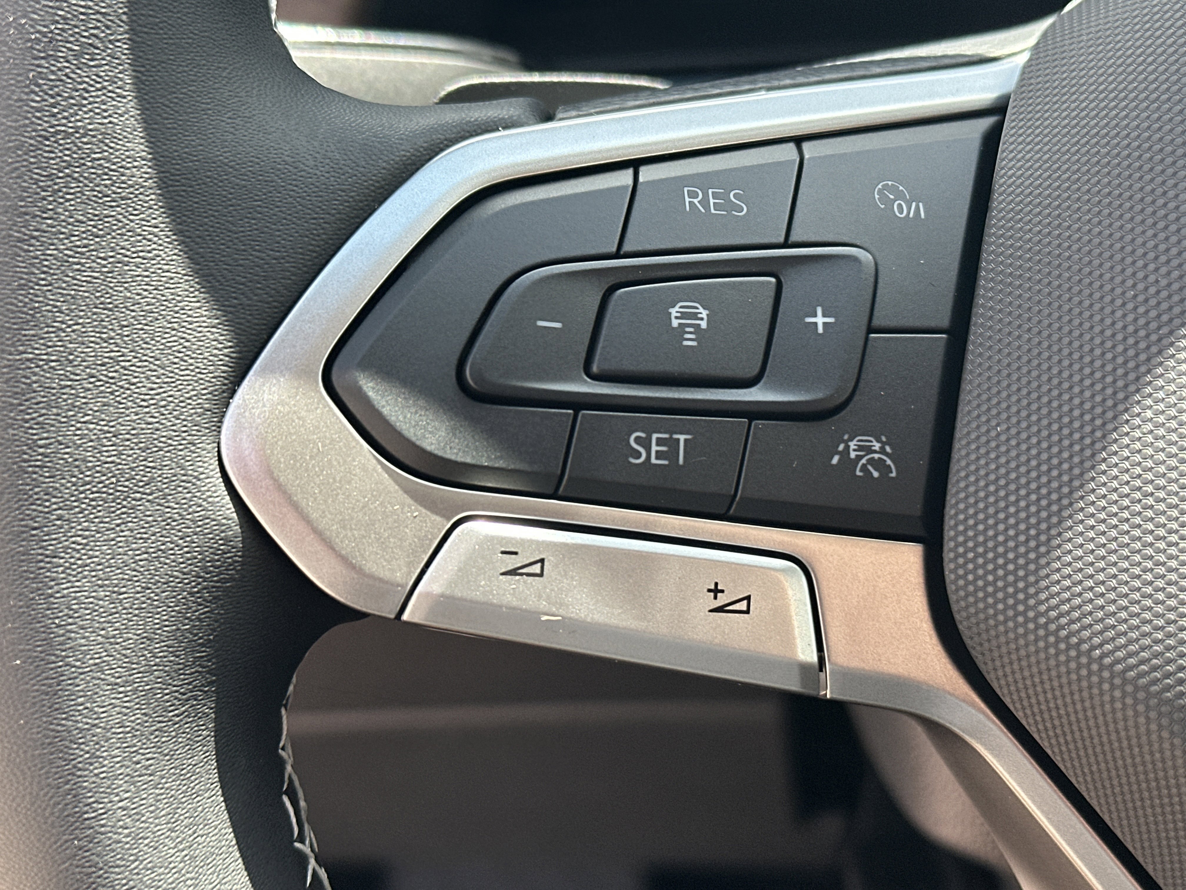 New 2026 Volkswagen Atlas SE image 23