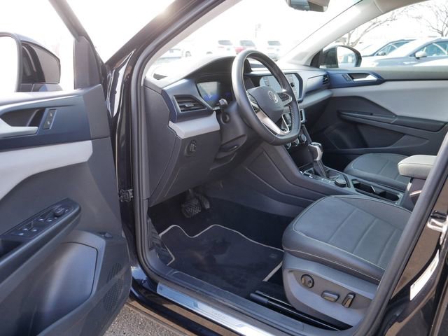 Used 2023 Volkswagen Taos SE image 12