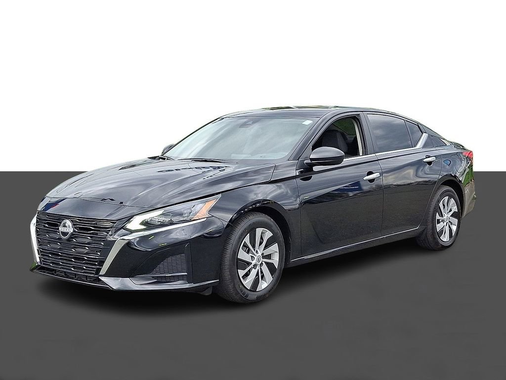 Used 2025 Nissan Altima 2.5 S image 3