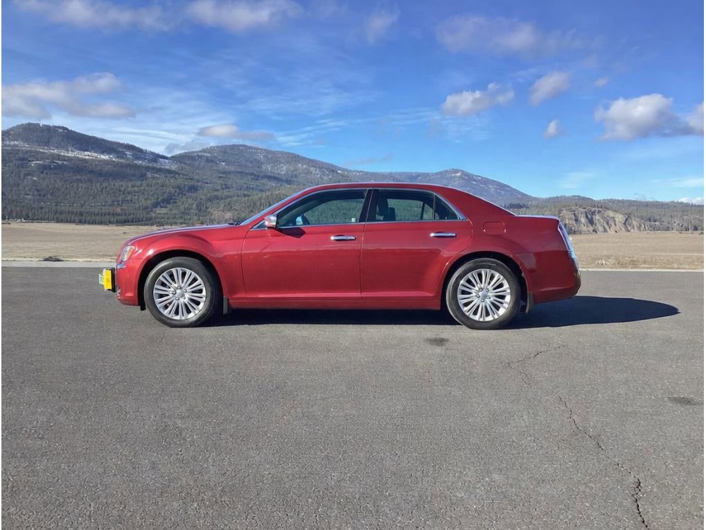 Used 2013 Chrysler 300 C w/ Light Group image 6